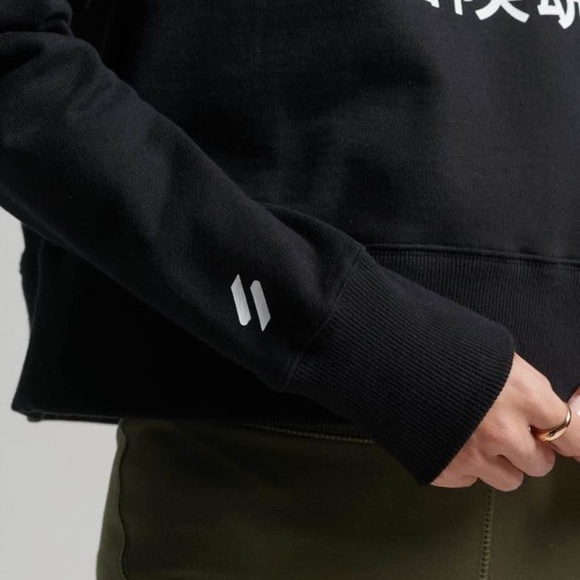 Superdry Black Boxy Sweatshirt with Relaxed Fit - Picture 4 of 8